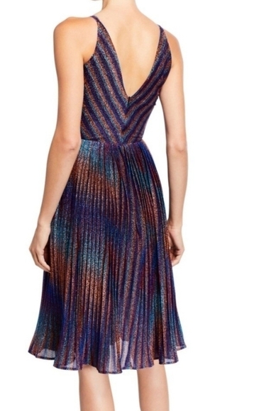 Dress The Population Haley Metallic Cocktail or Holiday Dress - Picture 3 of 16